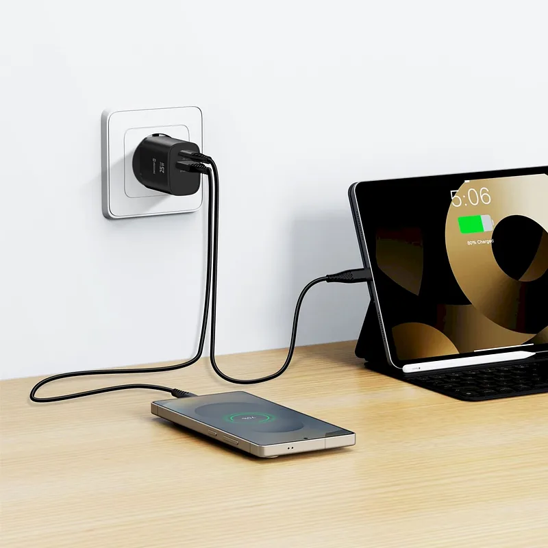 Swissten Travel Charger Edge GaN USB-A 18W / USB-C 25W black