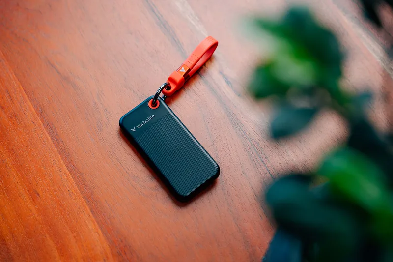 Verbatim Pocket SSD 1 TB USB tüüp-C 3.2 Gen 2 (3.1 Gen 2) Must, Punane