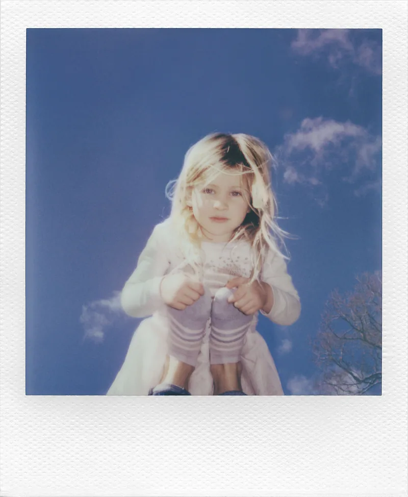 Polaroid Now Gen 3 Instant camera white