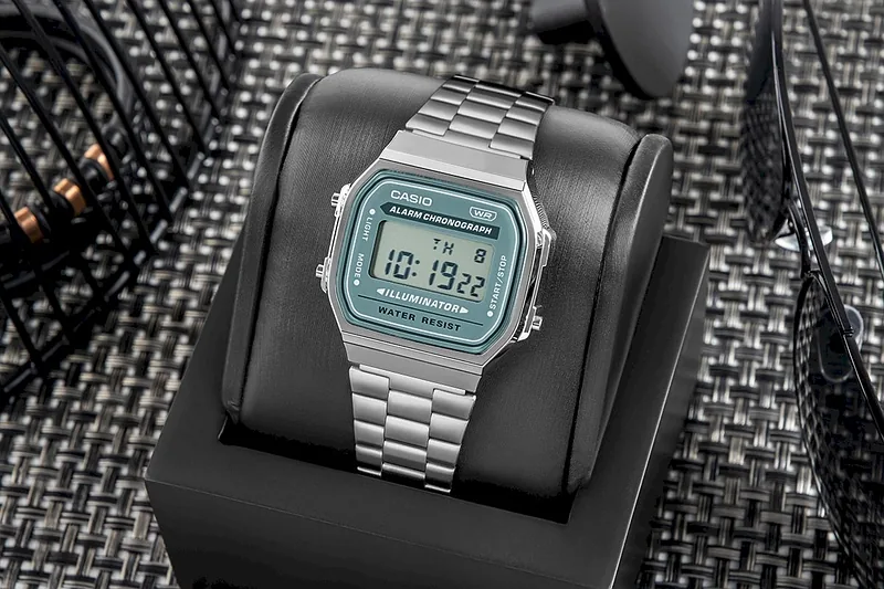 CASIO VINTAGE A168WA-3AYES Men’s Watch / silver/green