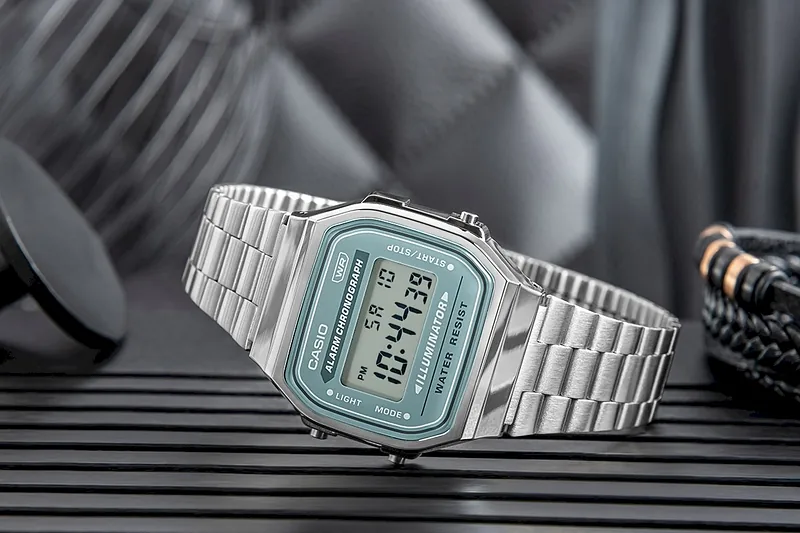 CASIO VINTAGE A168WA-3AYES Men’s Watch / silver/green