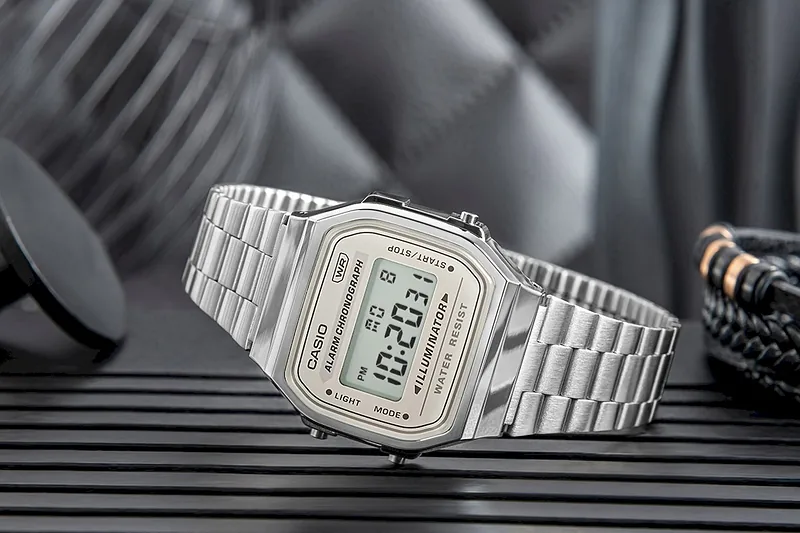 CASIO VINTAGE A168WA-8AYES Men’s Watch / silver