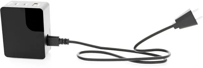 i-tec 100W USB | 2x USB-C | 1x USB-A | LCD | 150 cm