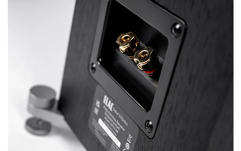 ELAC Debut 3.0 F6.3 põrandakõlaripaar, must