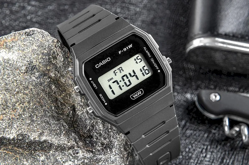 CASIO Unisex F-91WB-1AVEF Watch / black