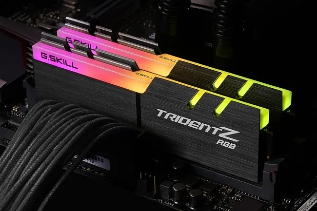 G.SKILL Trident Z RGB 16GB [2x8GB 3200MHz DDR4 CL16 1.35V XMP 2.0 DIMM]