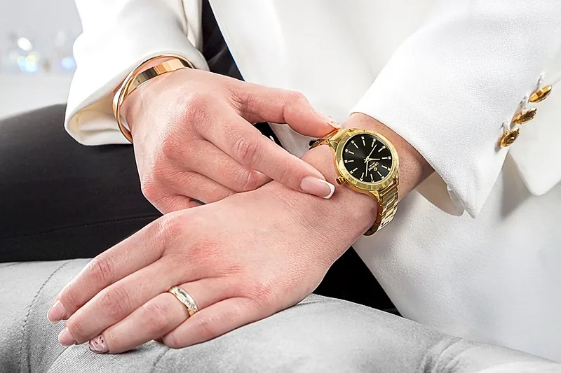 Giewont Sapphire Women’s Watch / gold/black
