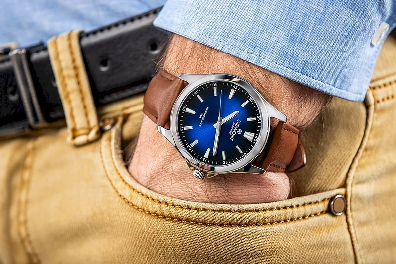 Giewont Elegance Sapphire Men’s Watch / brown-blue