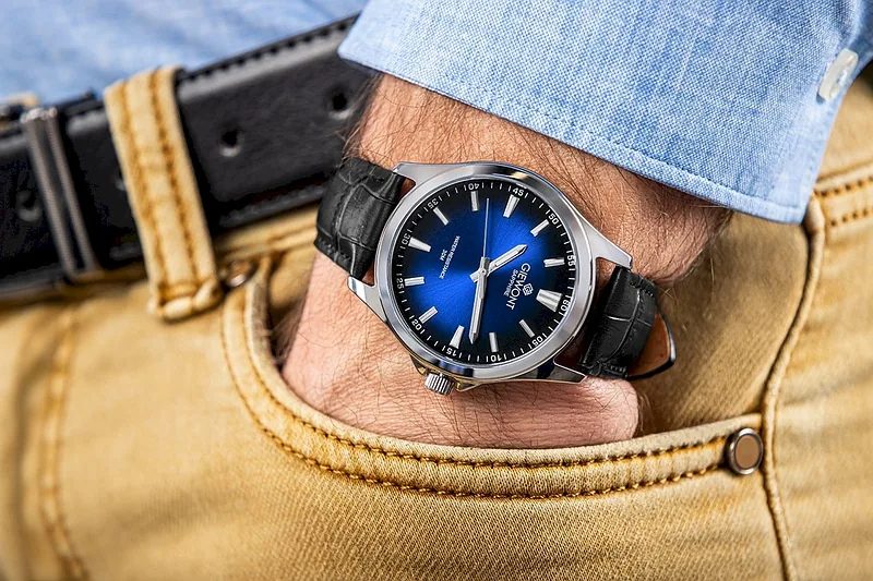 Giewont Elegance Sapphire Men’s Watch GW5160-A6 / black-blue
