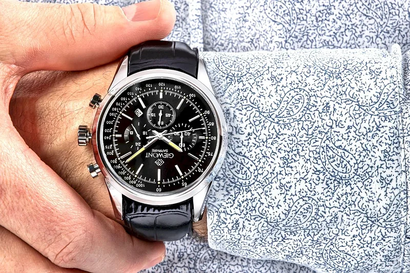 Giewont Chronograph Sapphire Men’s Watch / silver/black