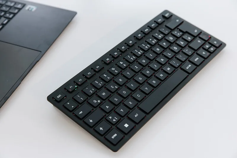 CHERRY KW 9200 MINI klaviatuur Universaalne USB + RF Wireless + Bluetooth QWERTZ Saksa keel Must