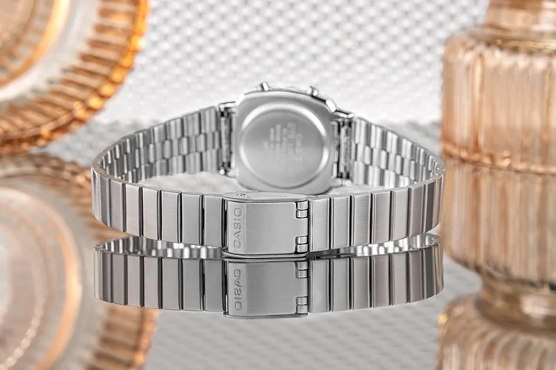 CASIO Vintage LA670WEA-7EF Women’s Watch / silver