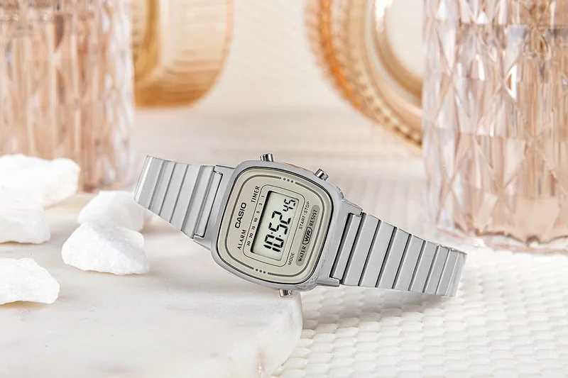 CASIO Vintage LA670WEA-8AEF Women’s Watch / silver