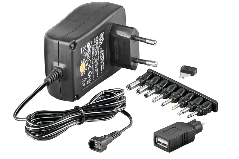 Microconnect PETRAVEL30 toiteadapter ja vaheldi Must