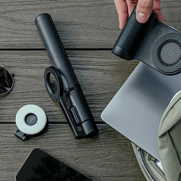 Energea Uchwyt do robienia zdjęć z wbudowanym powerbankiem Magear Magcam Grip czarny, black MagSafe PG-MCG5K-BLK