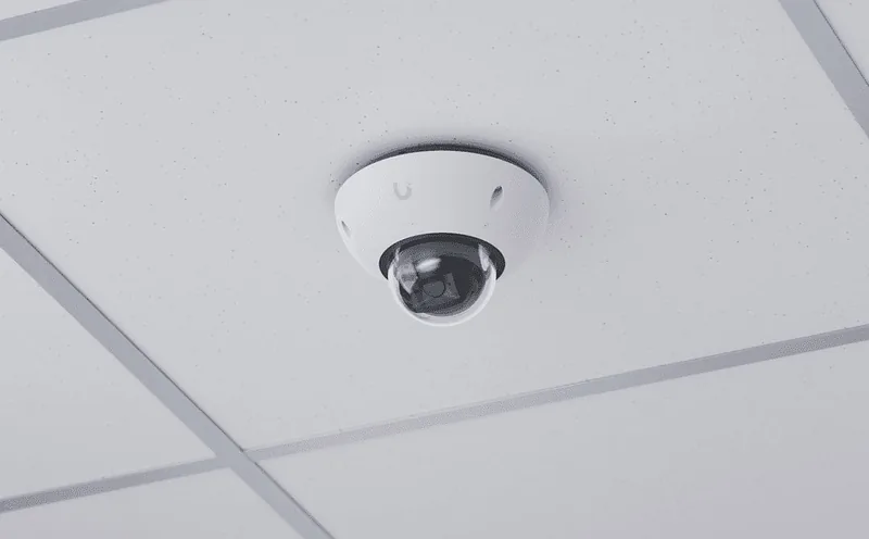 Ubiquiti G6 Dome IP security camera Indoor & outdoor 3840 x 2160 pixels Ceiling/wall