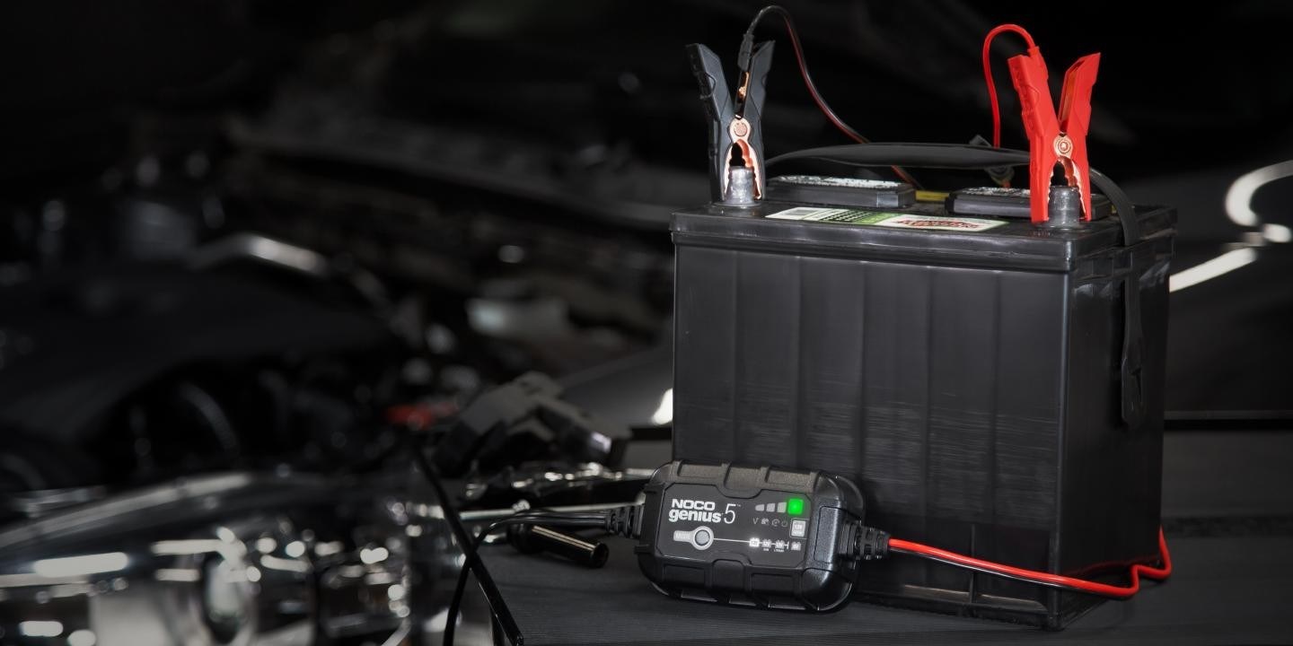 NOCO GENIUS5 5A Battery charger for 6V/12V batteries with maintenance and desulphurisation function